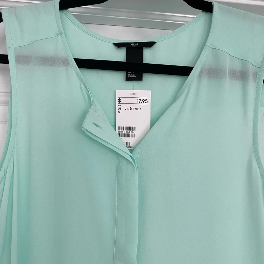 Tunic blouse. - Picture 2 of 4